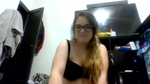Snapshot of jazzyrae97 chatting on 12-30-24, 04:53 Jazzyrae online show from 12-30-24, 04:53