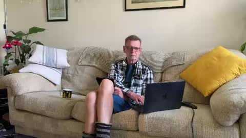Snapshot of jcar57 chatting on 04-16-26, 02:40 Jon online show from 04-16-26, 02:40