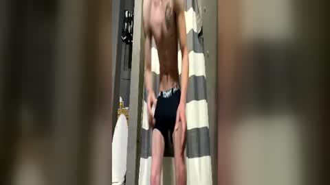 jdick2005 online show from 06-17-26, 08:06
