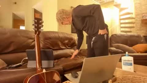 JDinEuless online show from 11-09-25, 04:27