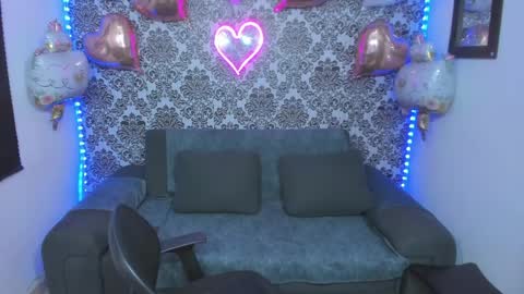. Julianita y Valery . online show from 06-03-26, 03:53