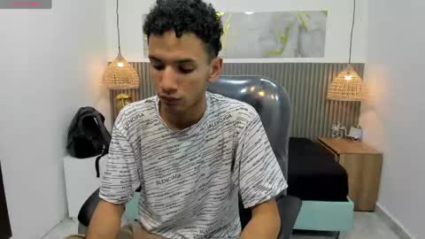 jdwhite18 online show from 05-19-26, 04:08