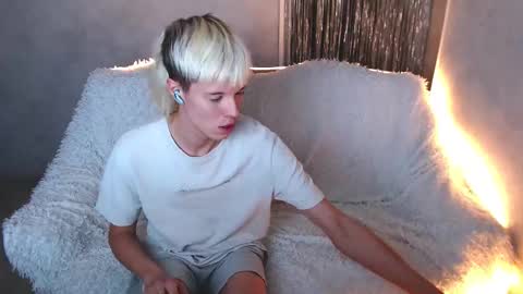 Angel online show from 11-17-25, 01:00