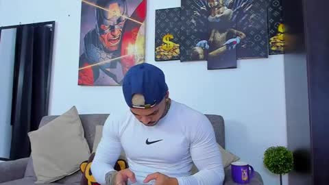 Snapshot of jean_lopez chatting on 01-27-25, 04:41 Jean axelcrow Modelo Independiente online show from 01-27-25, 04:41