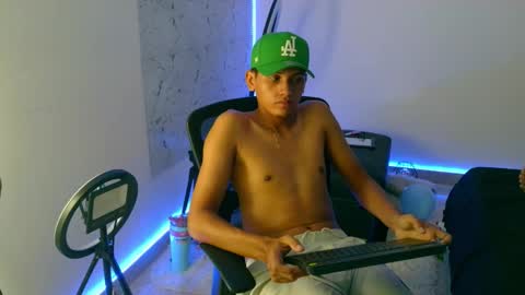 Snapshot of jean_widow chatting on 11-14-25, 03:55 Jean Widow online show from 11-14-25, 03:55