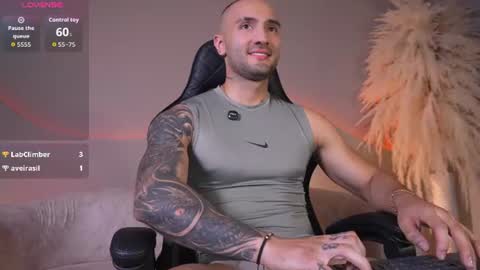 Snapshot of jeancolleman chatting on 07-11-26, 12:13 Jean Colleman online show from 07-11-26, 12:13