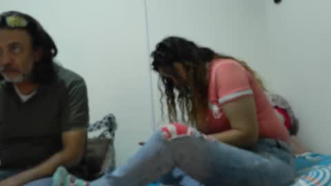 Snapshot of jeans_and_emma chatting on 02-26-26, 01:26 jeans_and_emma online show from 02-26-26, 01:26