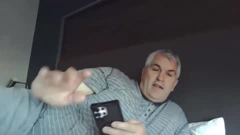 Snapshot of jecko71 chatting on 12-21-24, 06:34 dadbody71 online show from 12-21-24, 06:34