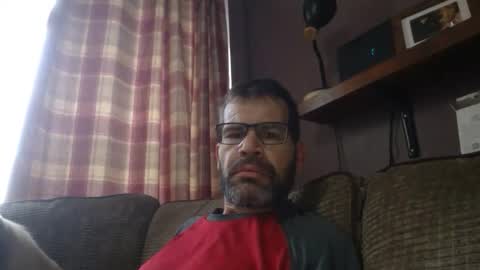 Snapshot of jediknight2 chatting on 12-05-25, 09:18 Matt online show from 12-05-25, 09:18