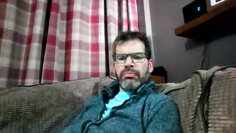 Snapshot of jediknight2 chatting on 01-11-26, 10:04 Matt online show from 01-11-26, 10:04