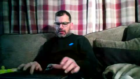 Snapshot of jediknight2 chatting on 02-08-26, 10:13 Matt online show from 02-08-26, 10:13