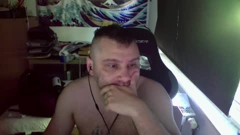 Snapshot of jeetzys chatting on 05-25-26, 08:31 you may know me lol online show from 05-25-26, 08:31