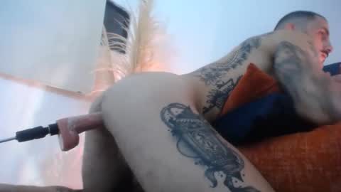 Snapshot of jeff_cube chatting on 05-23-26, 04:50 Jeff and Mugi Independent model online show from 05-23-26, 04:50