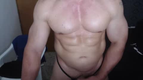 Snapshot of jefmuscletw chatting on 05-11-26, 02:45 brayam online show from 05-11-26, 02:45
