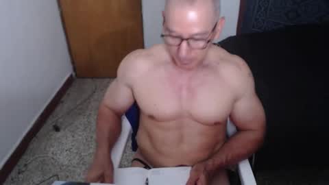 Snapshot of jefmuscletw chatting on 05-16-26, 12:15 brayam online show from 05-16-26, 12:15
