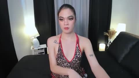 jelaimendoza13 online show from 10-31-25, 12:00