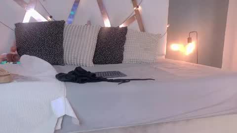 Snapshot of jenacooper__ chatting on 04-21-26, 03:24 Jena online show from 04-21-26, 03:24