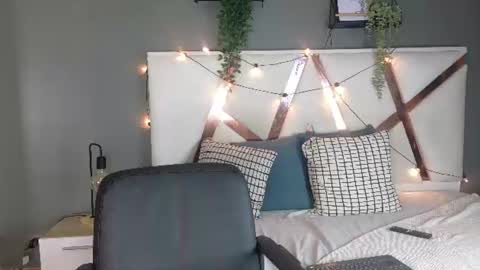 Snapshot of jenacooper__ chatting on 06-16-26, 02:14 Jena online show from 06-16-26, 02:14