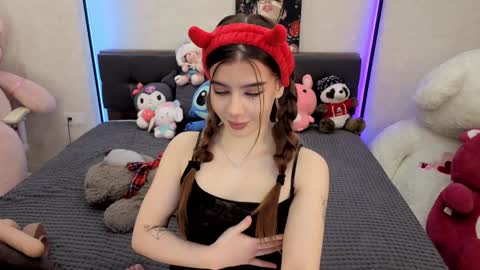 Snapshot of jenie_fire chatting on 11-12-25, 01:22 Dolly online show from 11-12-25, 01:22