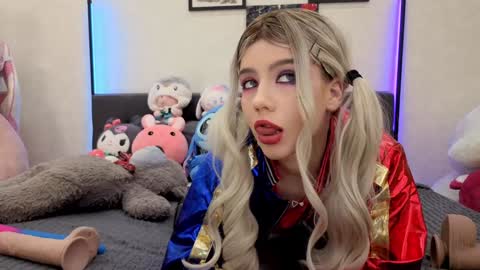 Snapshot of jenie_fire chatting on 11-28-25, 01:36 Dolly online show from 11-28-25, 01:36