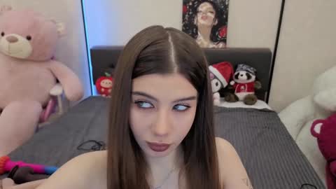 Snapshot of jenie_fire chatting on 12-02-25, 01:39 Dolly online show from 12-02-25, 01:39