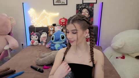 Snapshot of jenie_fire chatting on 01-11-26, 01:27 Dolly online show from 01-11-26, 01:27