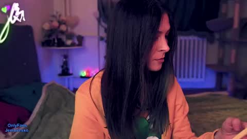 Snapshot of jeniferlovex chatting on 02-09-25, 08:13 jeniferlovex online show from 02-09-25, 08:13