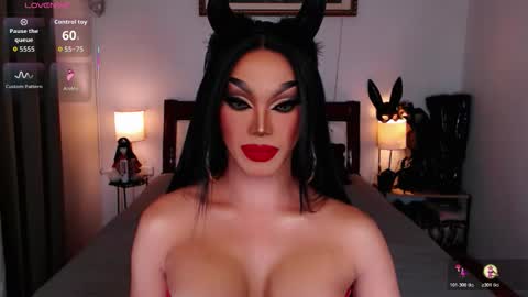 Queen Jenifer online show from 11-01-25, 06:43