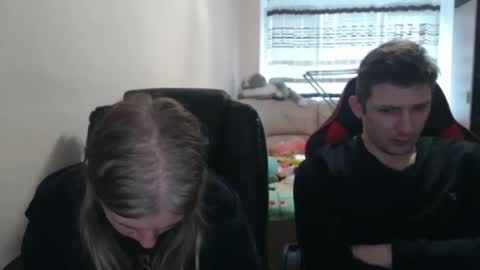 JenisAndPeter online show from 10-01-25, 07:25