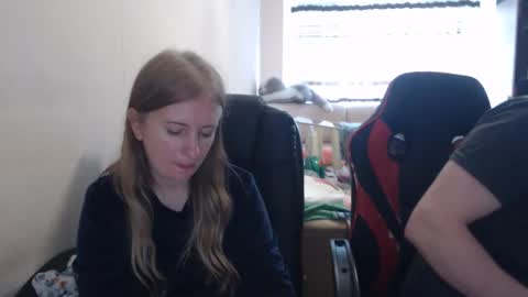 JenisAndPeter online show from 10-28-25, 09:35