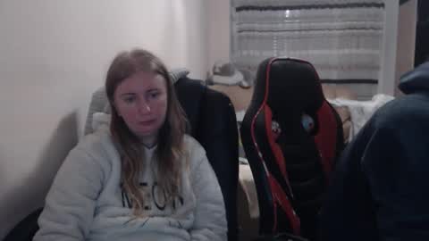 JenisAndPeter online show from 12-15-25, 08:24