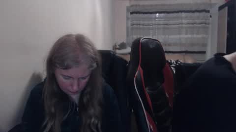 JenisAndPeter online show from 03-20-26, 07:19