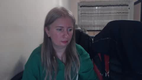 JenisAndPeter online show from 03-25-26, 07:20