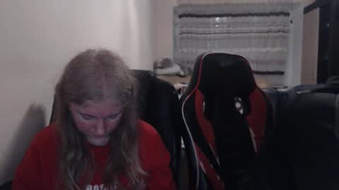 JenisAndPeter online show from 04-07-26, 06:19