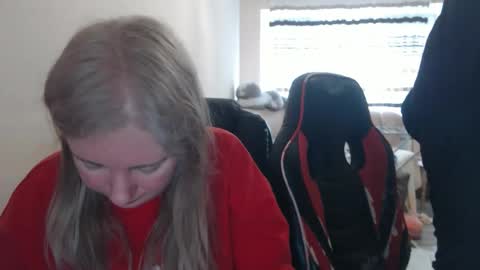 JenisAndPeter online show from 04-09-26, 06:30