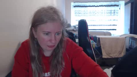 JenisAndPeter online show from 04-14-26, 05:13