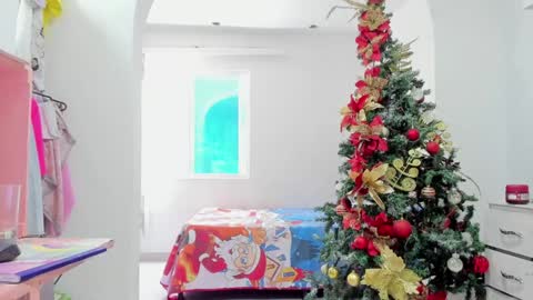 Snapshot of jenn_hot1 chatting on 12-11-24, 06:20 jenn online show from 12-11-24, 06:20