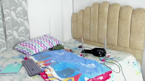 Snapshot of jenn_hot1 chatting on 02-08-25, 04:14 jenn online show from 02-08-25, 04:14