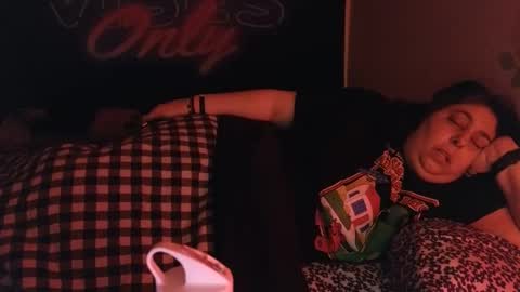  Dragon Queen. Be my Dragon --  and  online show from 02-05-26, 11:48