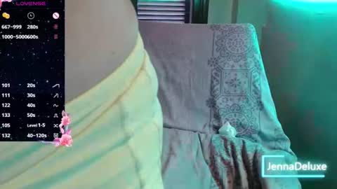 Snapshot of jennadeluxe chatting on 07-17-26, 05:14 Jenna online show from 07-17-26, 05:14