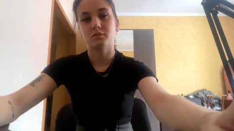 Mia online show from 01-07-26, 09:01