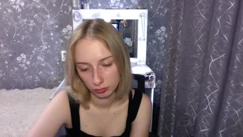Snapshot of jennalomer chatting on 06-19-26, 11:47 Jenna online show from 06-19-26, 11:47