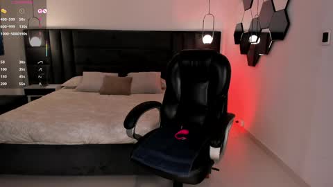 Jenna Olson  online show from 04-10-26, 10:09