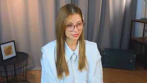 Snapshot of jennellsouvannakhiry chatting on 07-14-26, 03:22 Kate online show from 07-14-26, 03:22