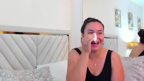 Snapshot of jenner_madison chatting on 07-15-26, 11:37 jenner_madison online show from 07-15-26, 11:37