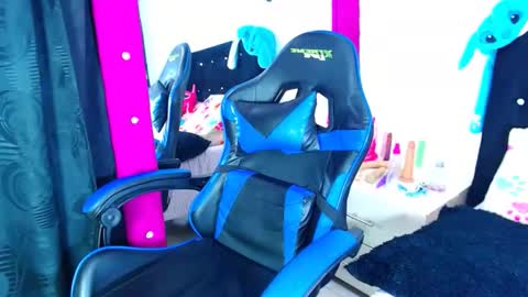 jenn online show from 02-17-26, 03:36