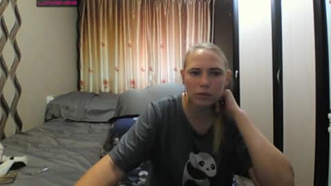 Snapshot of jennideep chatting on 06-25-26, 09:03 JenniDeep online show from 06-25-26, 09:03