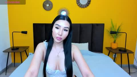 Jennifer online show from 11-25-25, 07:41