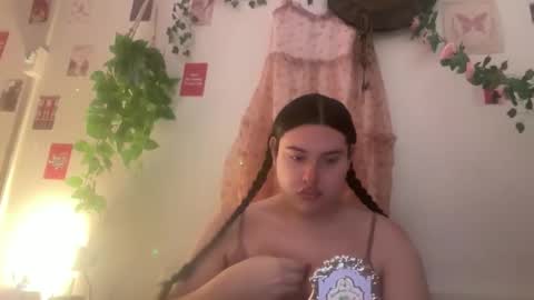 Snapshot of jennifer_robbie chatting on 06-06-26, 03:00 jennifer_robbie online show from 06-06-26, 03:00