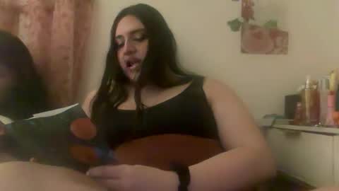 Snapshot of jennifer_robbie chatting on 06-07-26, 11:25 jennifer_robbie online show from 06-07-26, 11:25